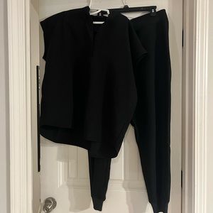 FIGS Women’s Scrub Set!